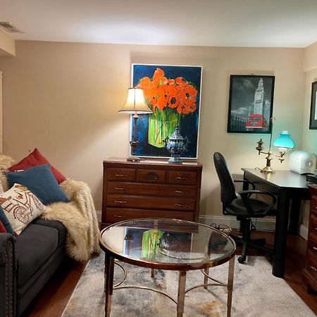 Charming 1-Bedroom Basement Close To Dc Pets Allowed Arlington Exterior foto